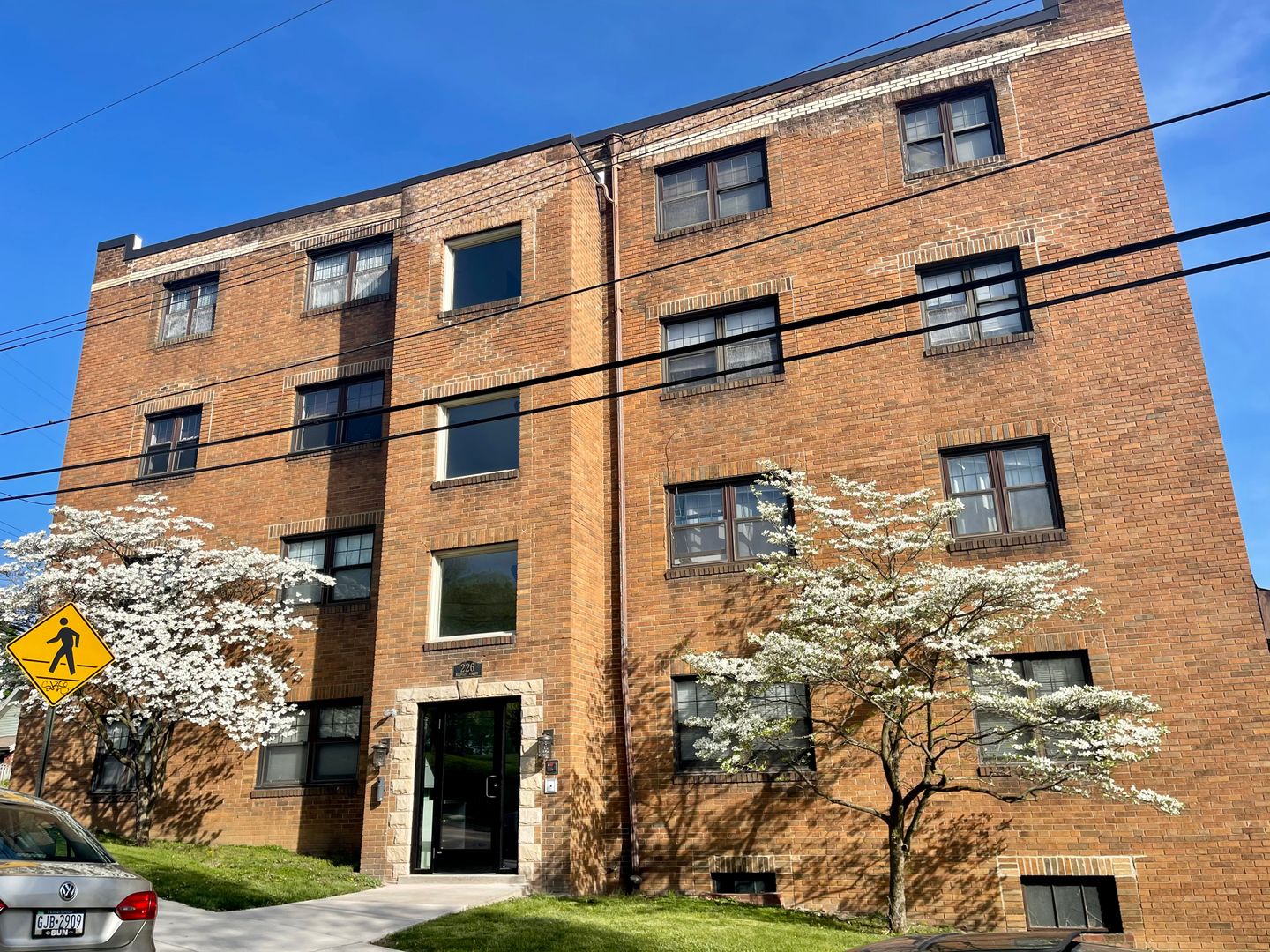 303 - 226 McCully Street