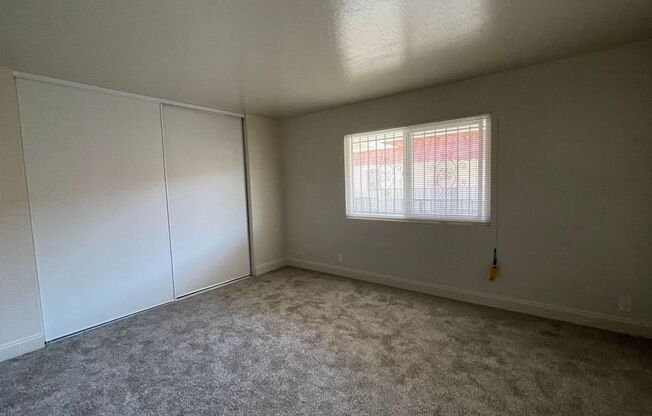 2 beds, 1 bath, $2,500