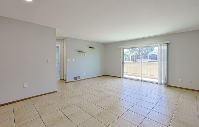 Spacious 2-Bed, 2-Bath Condo in Prime North Clairemont Location!