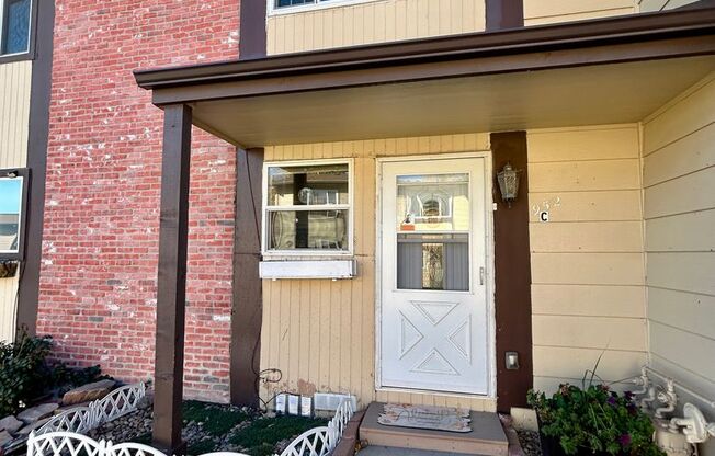 Beautiful two-story townhome in Denver! Low Maintenance!