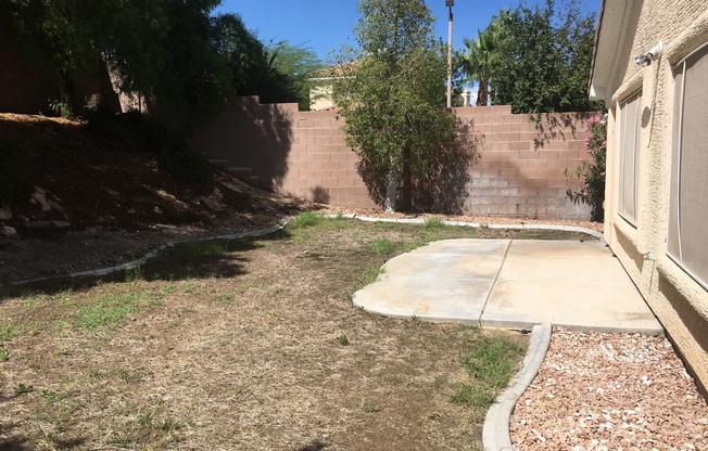 3 beds, 2 baths, $2,050