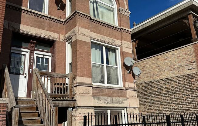 1 bed, 1 bath, $1,600, Unit Garden Rear