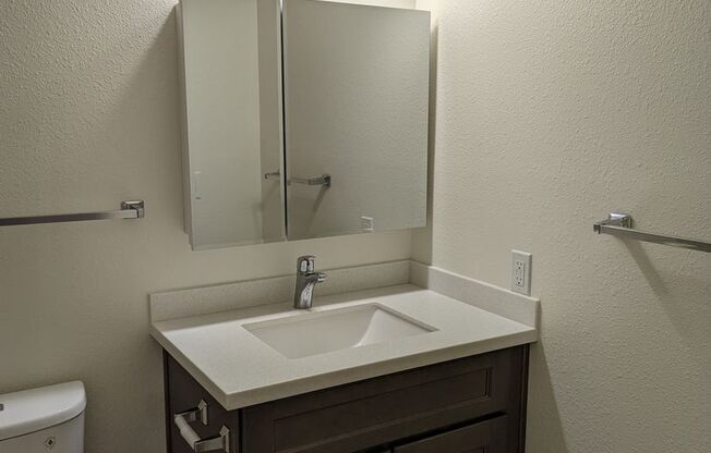 1 bed, 1 bath, 610 sqft, $1,725, Unit F303