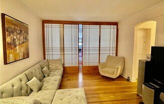 1 TOWNHOUSE PL