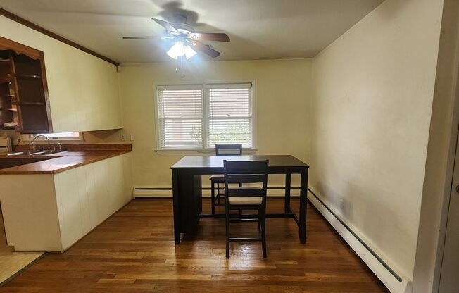 2 beds, 1 bath, $2,100