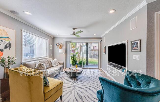 6332 NEWTOWN CIR