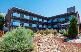 SloHi 1516 Perry Street