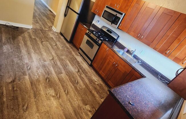 2 Bed 1 Bath Townhouse for Rent in Lawrenceville!