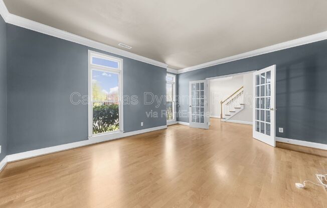 214 SOUTHERN CROSS LN