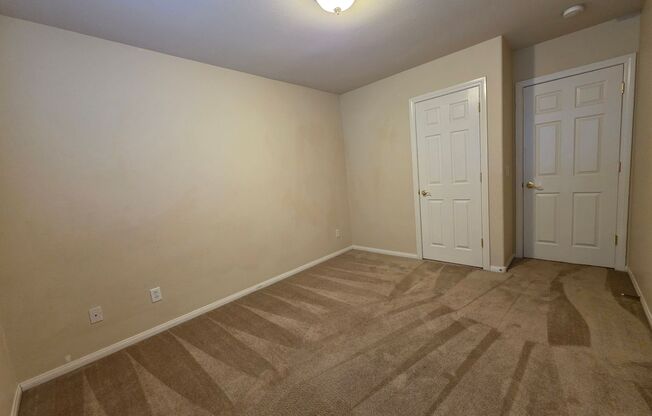 4 beds, 3 baths, $2,600