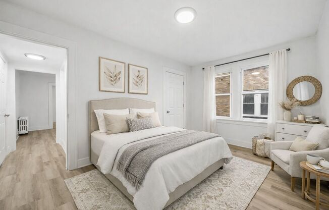 Updated Apartment Homes Near Downtown | 126 W 9th Ave