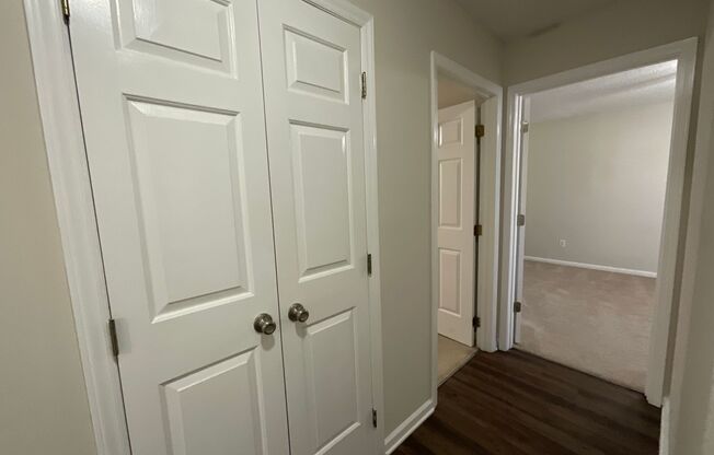 2 beds, 2 baths, 1,190 sqft, $1,550, Unit 2708-3 - Remodel