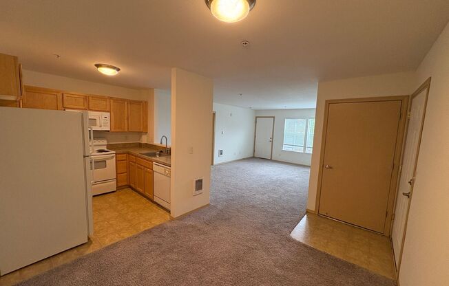 1 bed, 1 bath, 736 sqft, $1,550, Unit 354-3033