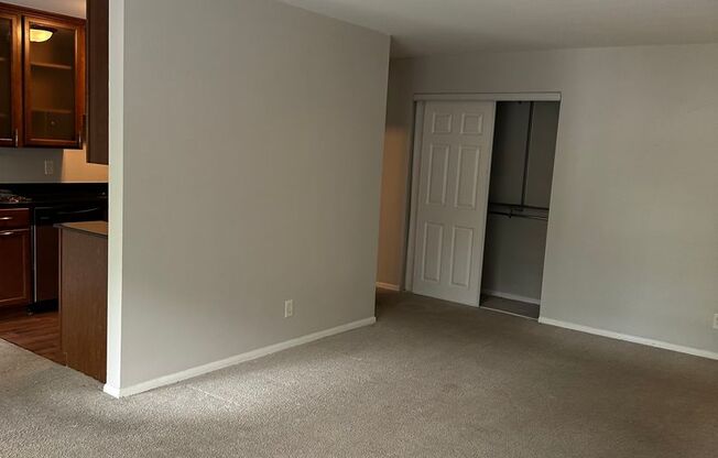 2 beds, 1 bath, 840 sqft, $1,495, Unit 201 (R)