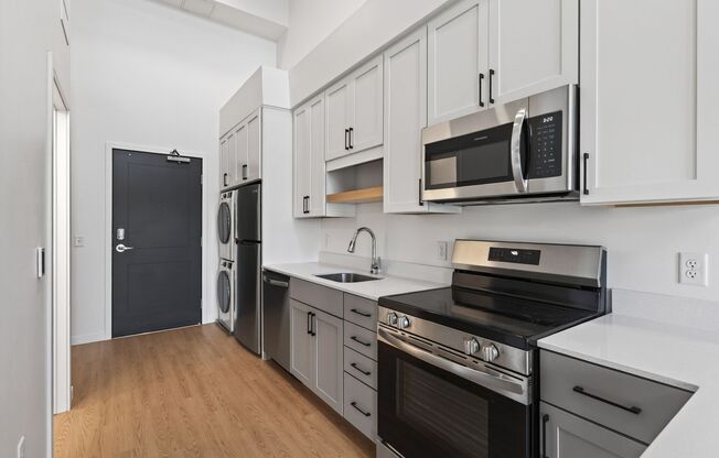 1 bed, 1 bath, 568 sqft, $1,565, Unit 407