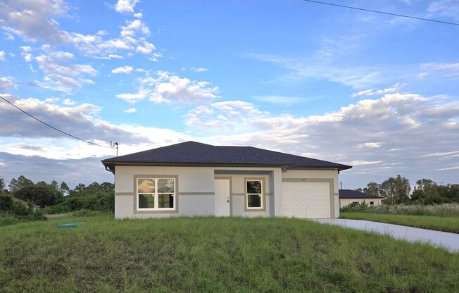 BRAND NEW 2/2/1- GREAT LEHIGH LOCATION