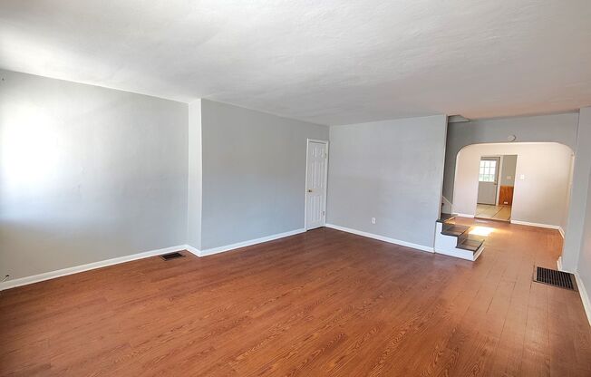 *Spacious & Updated 2BD/2BA Single Family Home Available in Mt Washington*