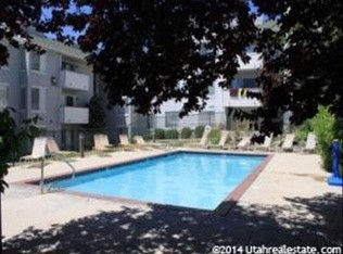 3 beds, 2 baths, $2,250, Unit APARTMENT #B 8