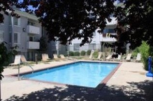 3 beds, 2 baths, $2,250, Unit APARTMENT #B 8