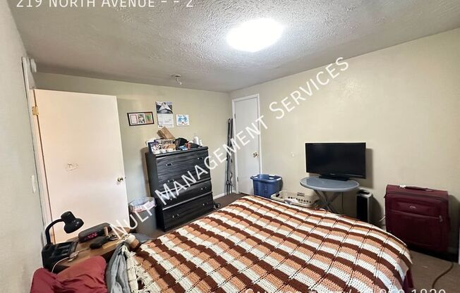 219 N AVE