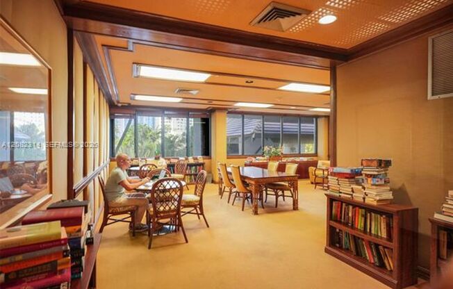2 beds, 2 baths, $4,500, Unit # A 1007