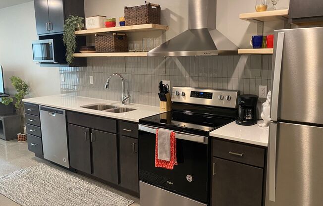 Studio, 1 bath, 468 sqft, $900, Unit 211