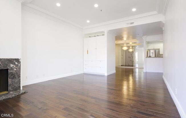 4830 Elmwood Ave Apt 206