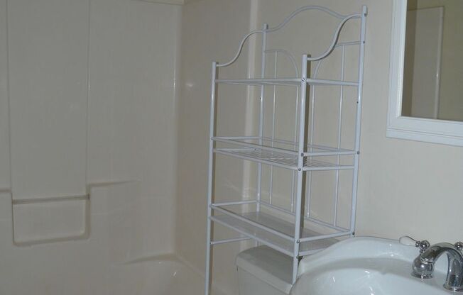 Studio, 1 bath, 515 sqft, $1,325, Unit Apt. A - Studio
