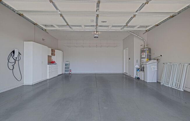 3 beds, 3.5 baths, $5,295