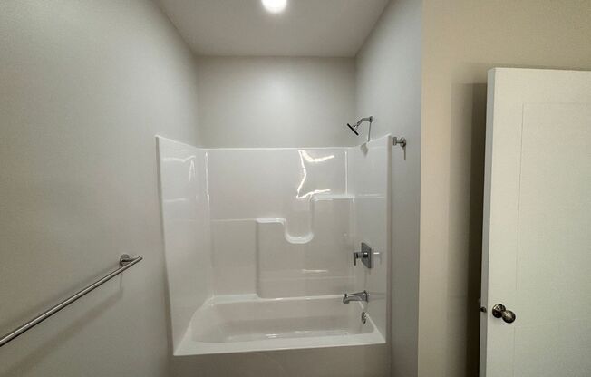 2 beds, 2 baths, 915 sqft, $1,845, Unit 401 - B1182 Corner Unit