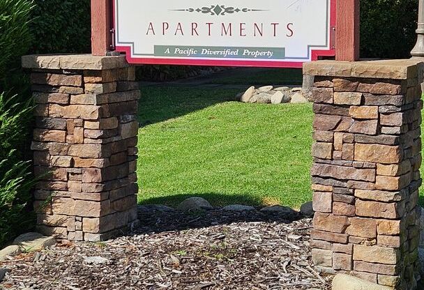 Courtyard Apartments