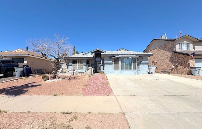 East El Paso 4 bed plus office area with Refrig A/C!
