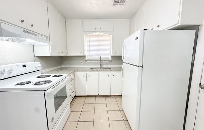 3 beds, 1 bath, $1,095