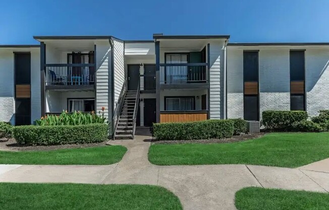 Experience the comfort and style of Cali Crossing Apartments, where modern design meets convenience. Enjoy beautifully landscaped grounds and spacious living spaces. Come see your future home today! Schedule a tour now.