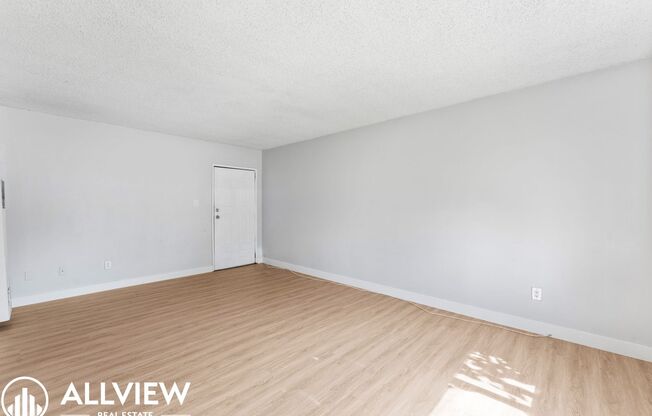 Updated 1 Bedroom Apartment Near Downtown Disney and The Outlets