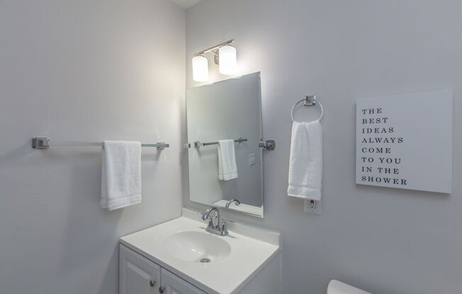 2 beds, 1 bath, 830 sqft, $1,399, Unit 01 - 0422