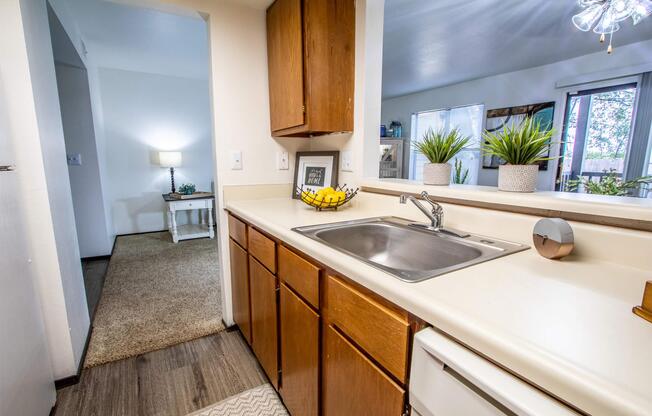 1 bed, 1 bath, 702 sqft, $819