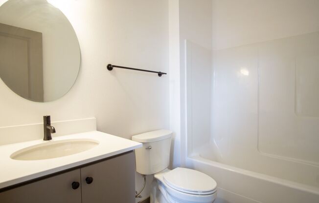Studio, 1 bath, 326 sqft, $1,150, Unit 301