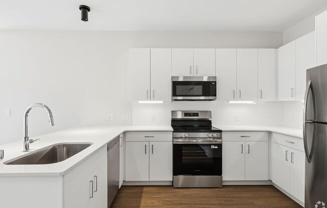 1 bed, 1 bath, 885 sqft, $1,415, Unit 11
