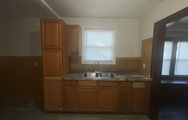 2 beds, 1 bath, $950