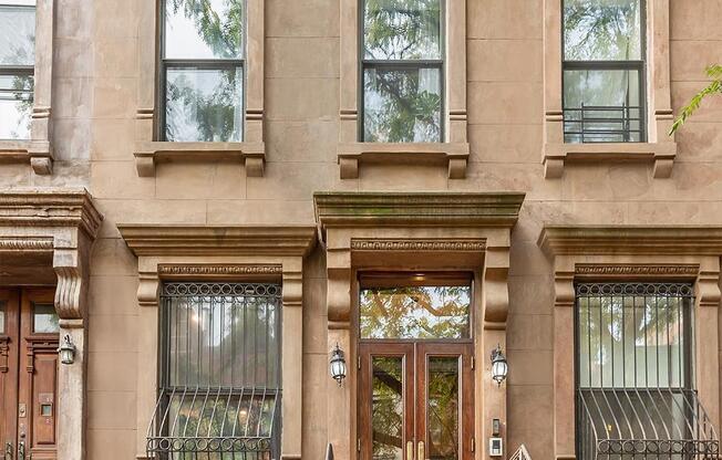 236 W 132 ST