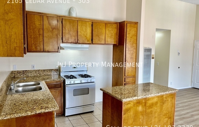 2165 CEDAR AVE