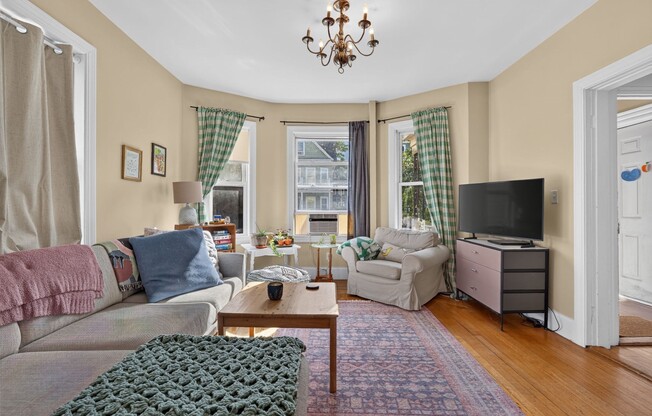 319 HIGHLAND AVE