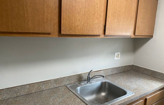 2 beds, 1.5 baths, 850 sqft, $1,795, Unit A03