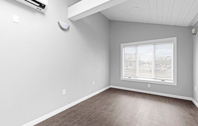 3 beds, 1 bath, 1,300 sqft, $3,250, Unit 9 Monarch Way Apt 101