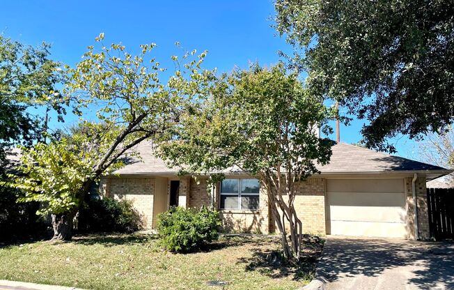2 Bedrooms 1.5 Bath 1/2 Duplex For Lease in Frisco