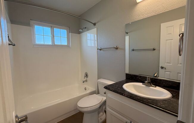 2 beds, 1 bath, 850 sqft, $2,515, Unit 905K