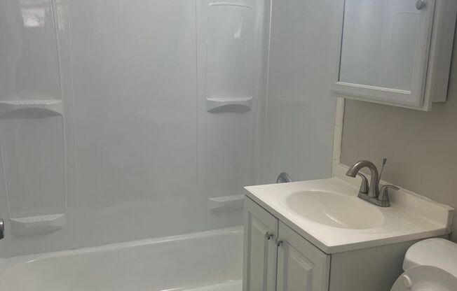 1 bed, 1 bath, 800 sqft, $1,400, Unit 202