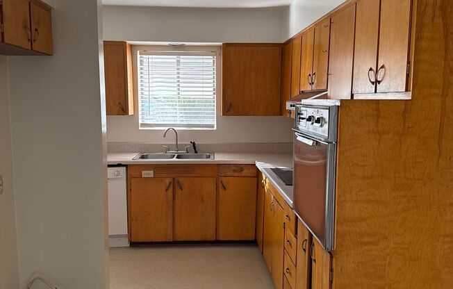 3 beds, 2 baths, $1,850