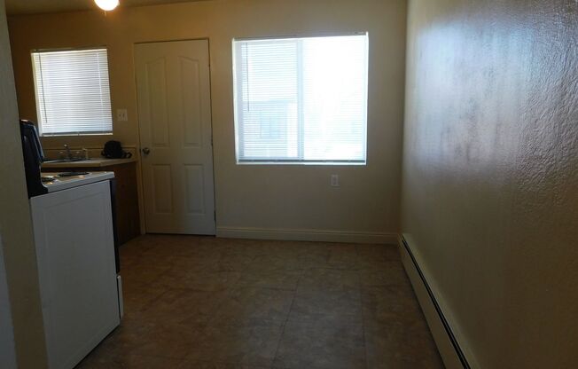 2 beds, 1 bath, $1,000